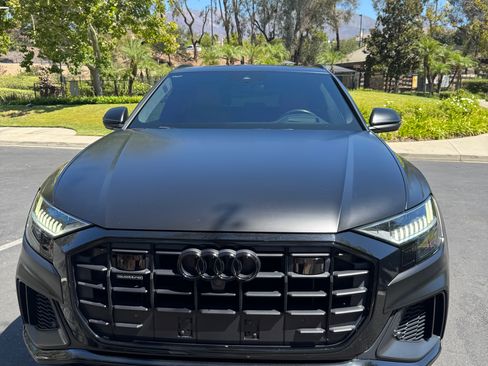 Used 2019 Audi Q8 Prestige w/ Luxury Package AWD/4WD image 4