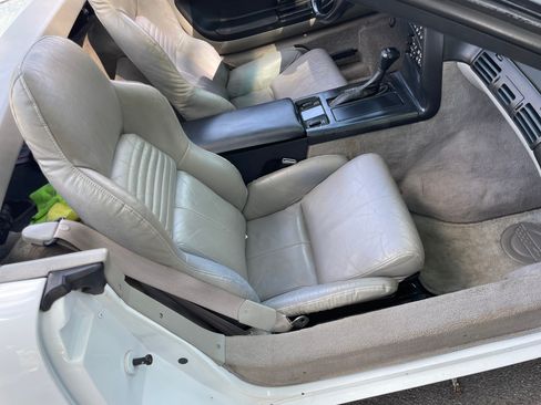 Used 1994 Chevrolet Corvette Convertible RWD image 5