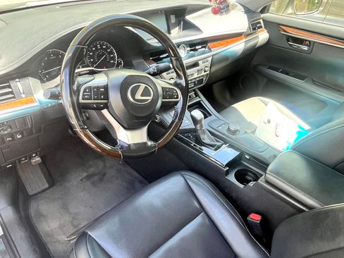 Used 2016 Lexus ES 350 w/ Premium Package w/Wood Trim image 12