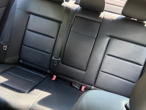 Used 2010 Mercedes-Benz E 350 4MATIC Sedan image 14