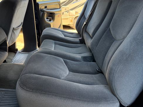 Used 2005 GMC Sierra 3500 SLE w/ Heavy-Duty Power Package image 9