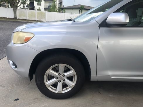 Used 2010 Toyota Highlander 2WD image 6