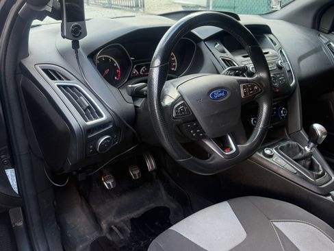 Used 2017 Ford Focus ST FWD image 8