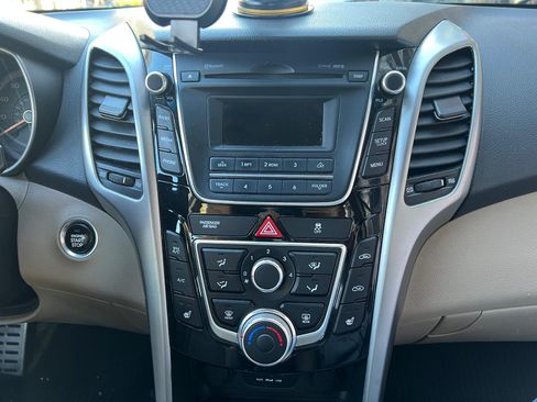 Used 2016 Hyundai Elantra GT w/ Option Group 02 image 13