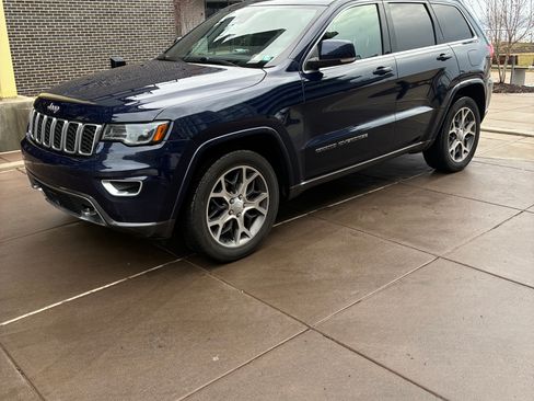 Used 2018 Jeep Grand Cherokee Limited image 1