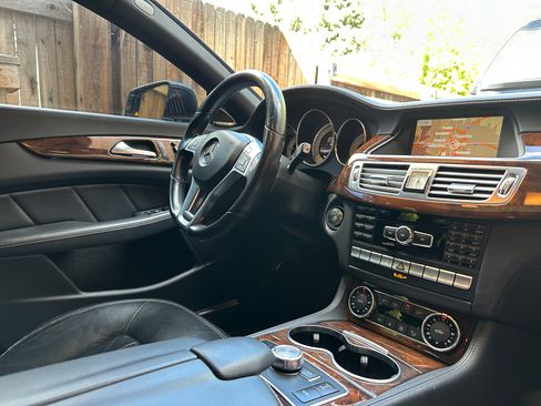 Used 2013 Mercedes-Benz CLS 550 4MATIC image 1