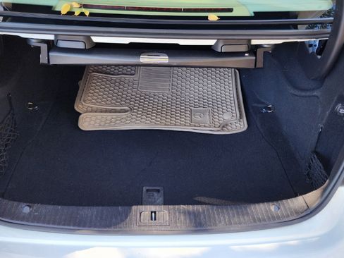 Used 2014 Mercedes-Benz E 350 Sedan image 18