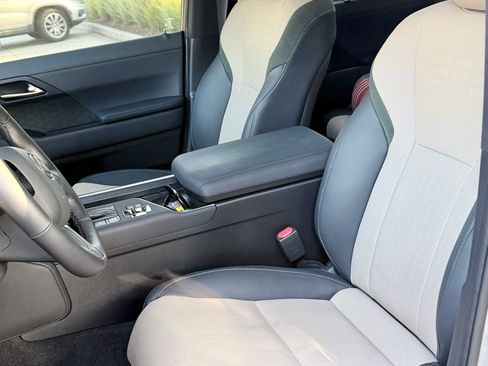 Used 2025 Lexus GX 550 AWD/4WD image 6