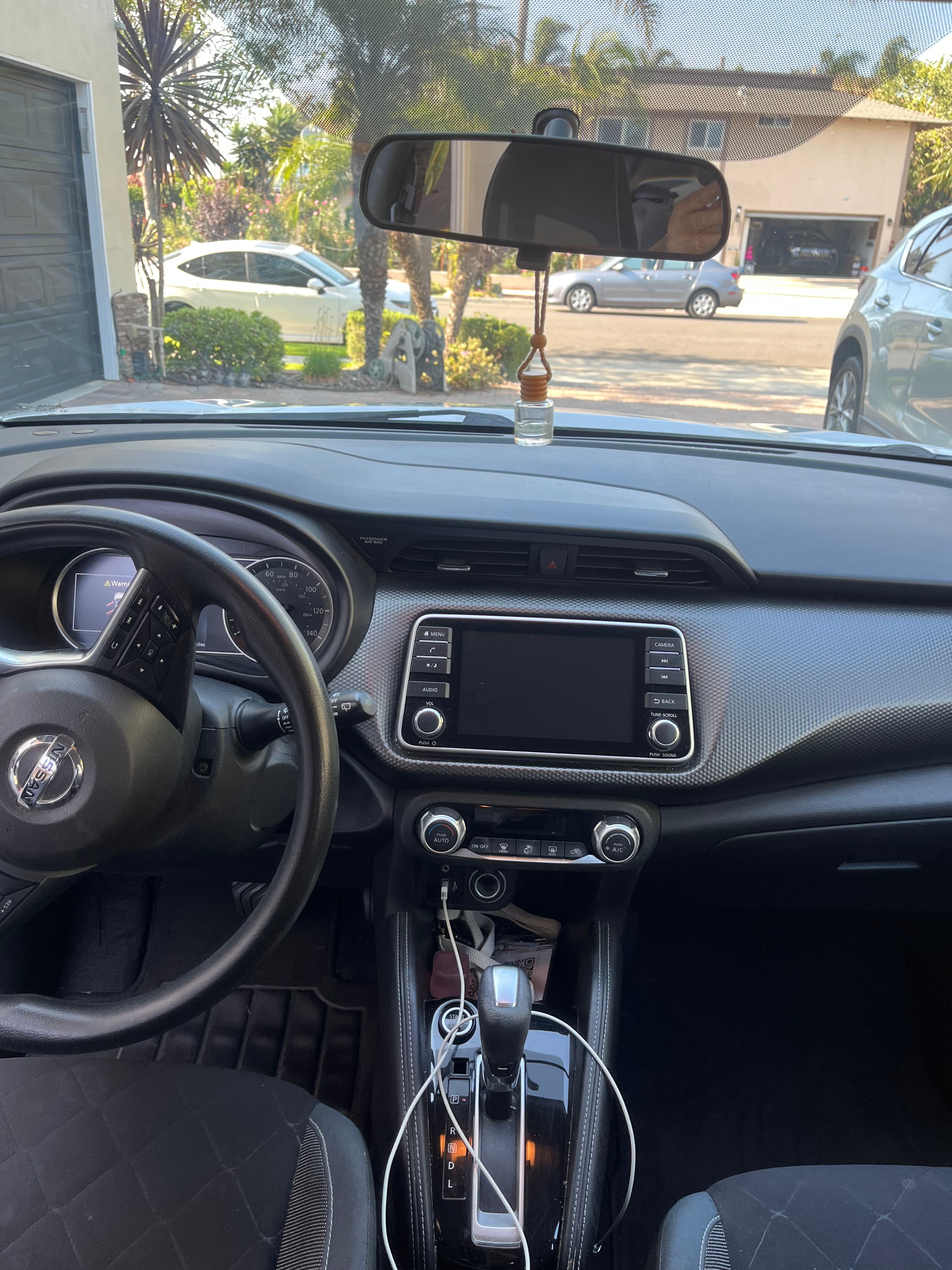 Used 2019 Nissan Kicks SV FWD image 13