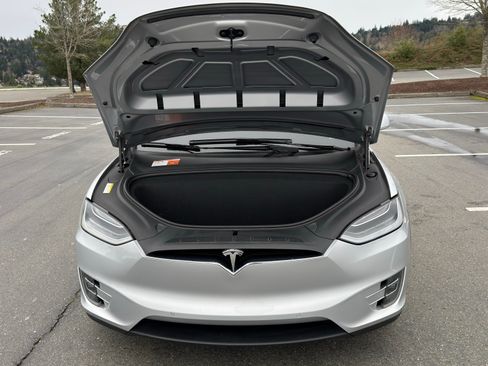 Used 2016 Tesla Model X Performance image 15