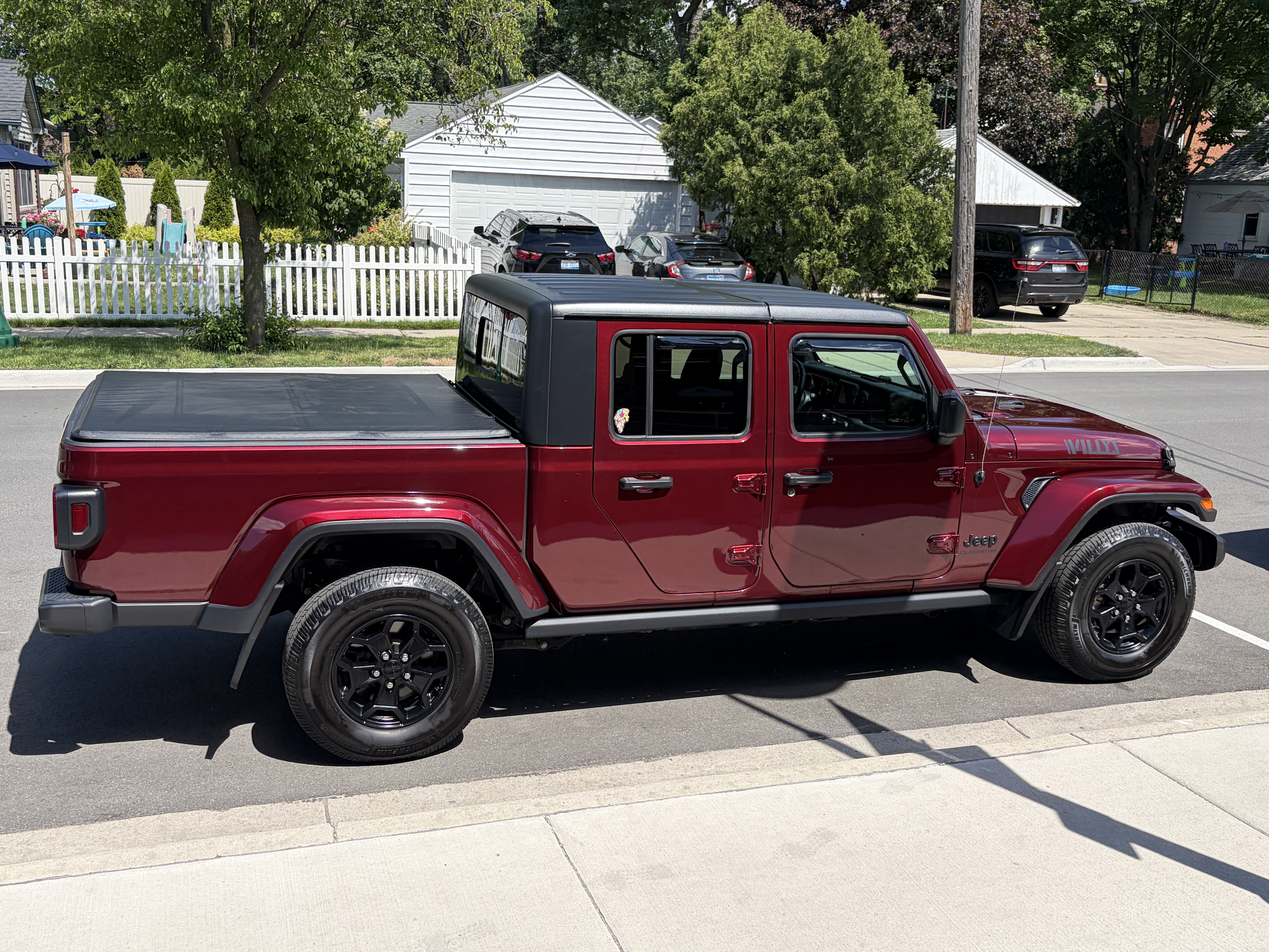 Used 2021 Jeep Gladiator Sport AWD/4WD image 2