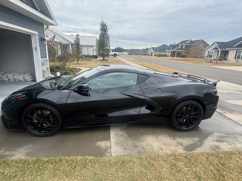 Used 2024 Chevrolet Corvette Stingray Preferred Cpe w/ Z51 Performance Package image 4