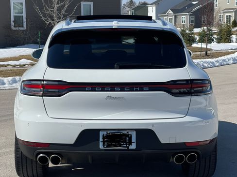 Used 2023 Porsche Macan Turbo image 2