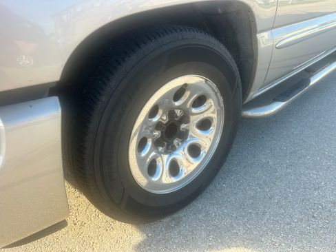 Used 2006 GMC Sierra 1500 SL RWD image 11