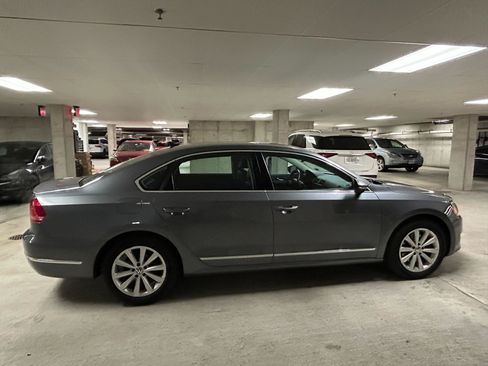Used 2012 Volkswagen Passat 2.5 SEL Premium image 4