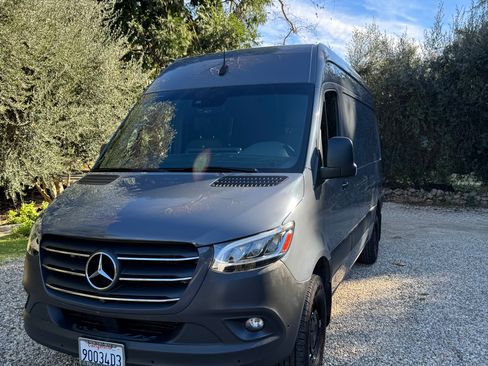 Used 2020 Mercedes-Benz Sprinter 2500 image 10