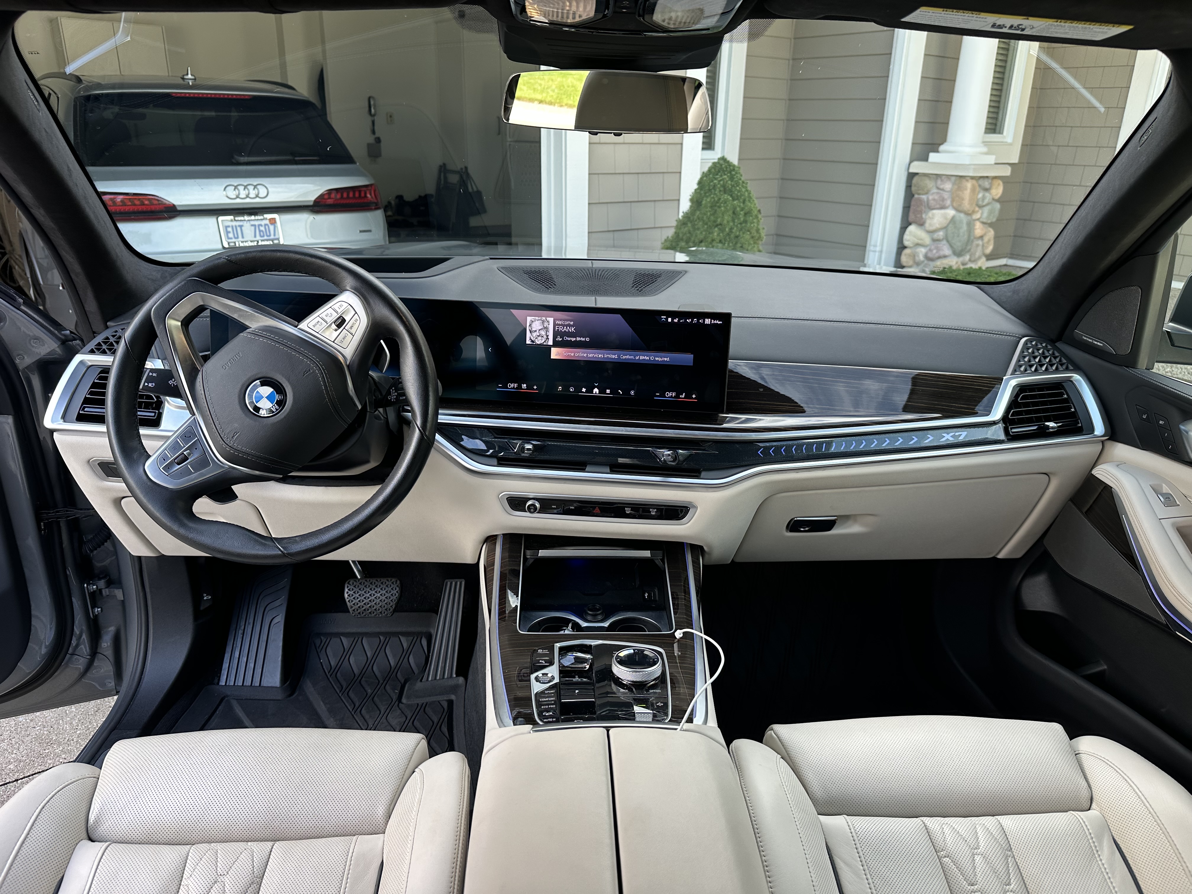 Used 2025 BMW X7 xDrive40i w/ Executive Package AWD/4WD image 4