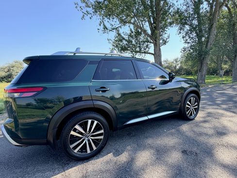 Used 2023 Nissan Pathfinder Platinum AWD/4WD image 6