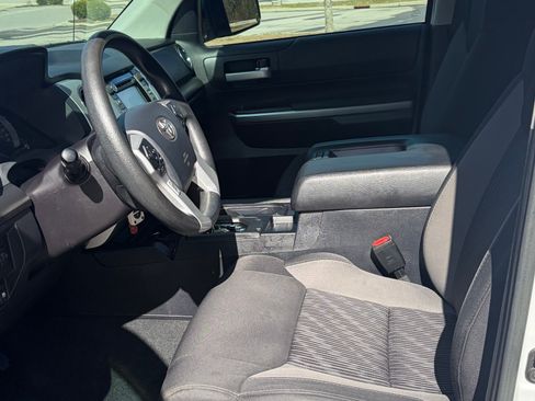 Used 2017 Toyota Tundra SR5 w/ SR5 Upgrade Package image 12