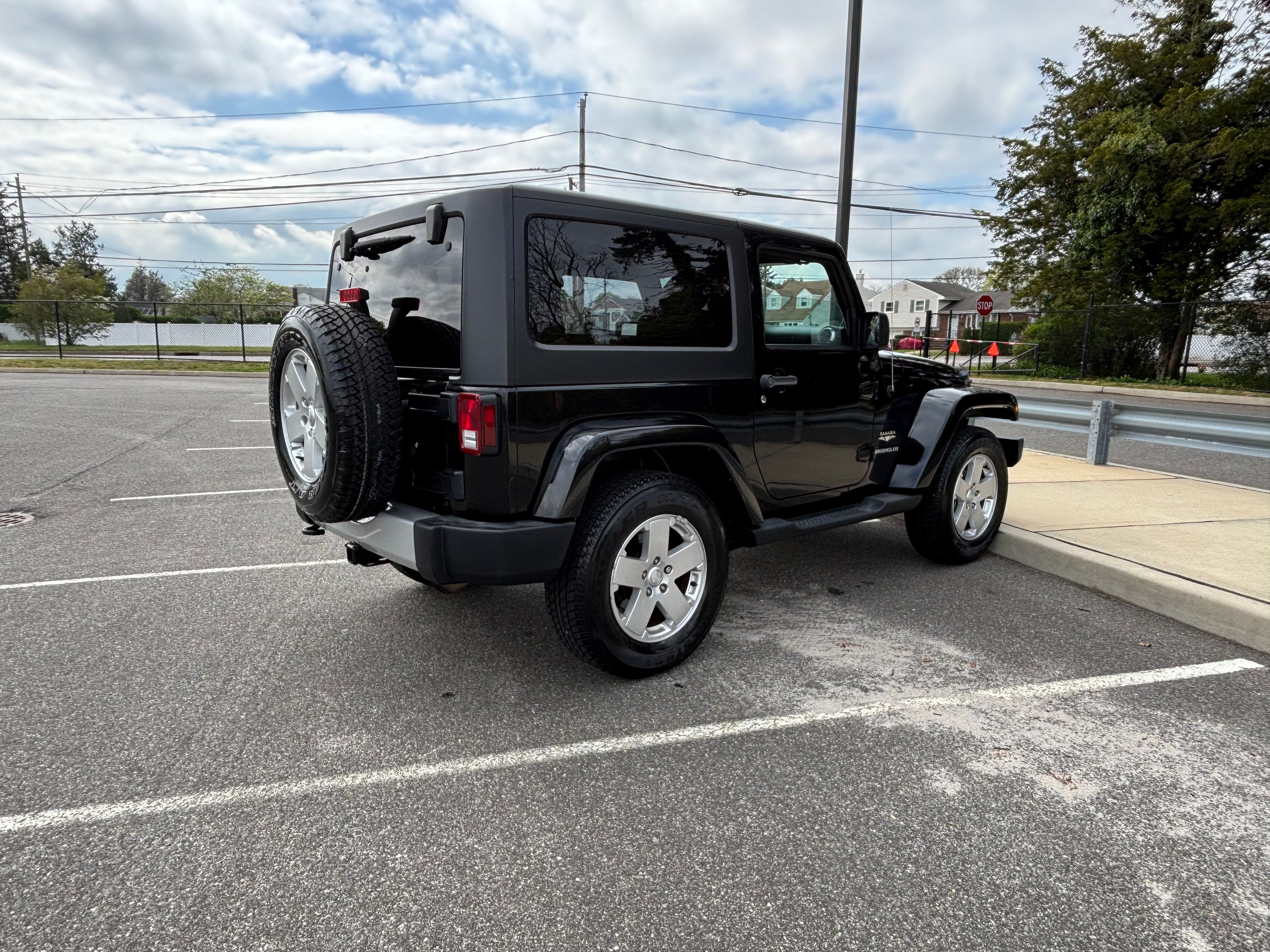 Used 2012 Jeep Wrangler Sahara w/ Dual Top Group AWD/4WD image 8