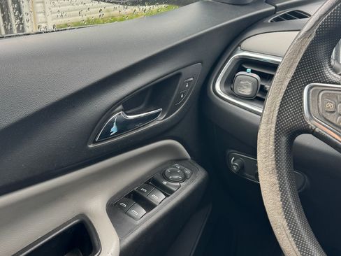 Used 2019 Chevrolet Equinox LT image 16