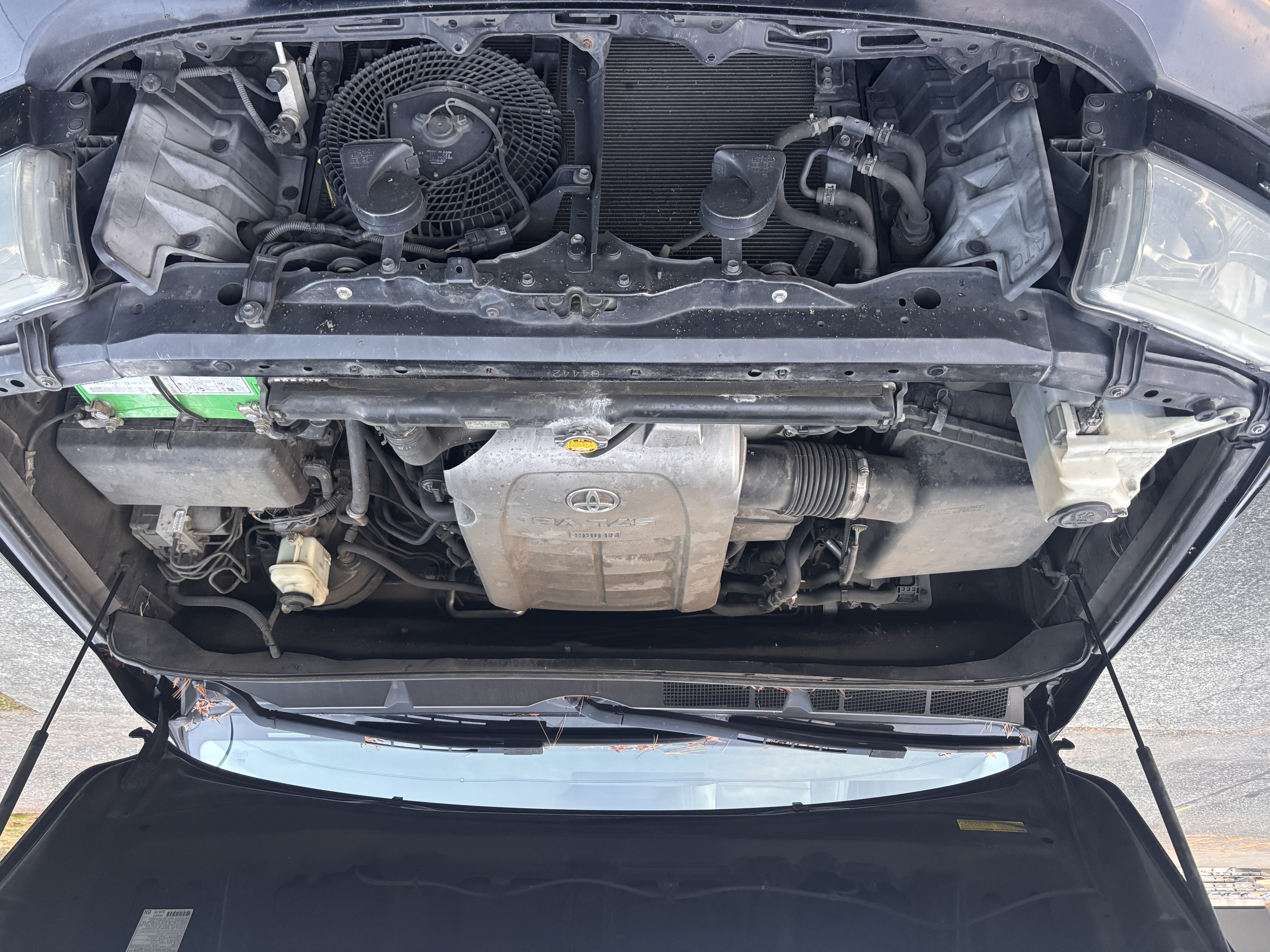 Used 2010 Toyota Sequoia Platinum AWD/4WD image 14
