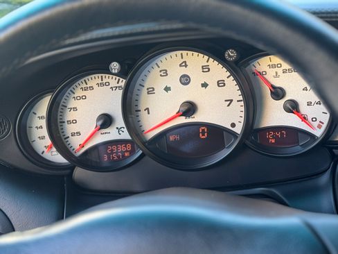 Used 2001 Porsche 911 Carrera 4 image 12