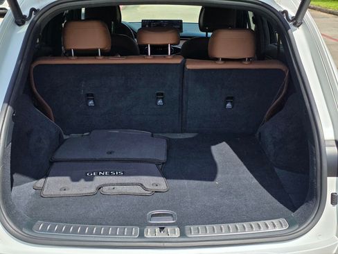 Used 2022 Genesis GV70 2.5T w/ Advanced Package image 13