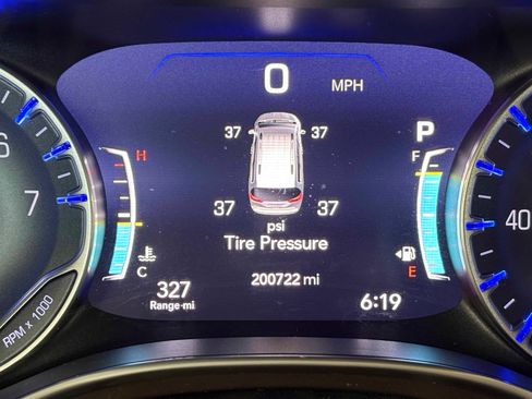 Used 2017 Chrysler Pacifica Touring-L Plus FWD image 26