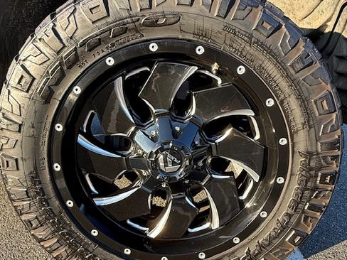 Used 2013 Toyota Tundra Platinum image 28