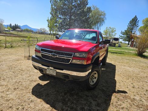 Used 2005 Chevrolet Silverado 3500 4x4 Regular Cab w/ Skid Plate Package image 6