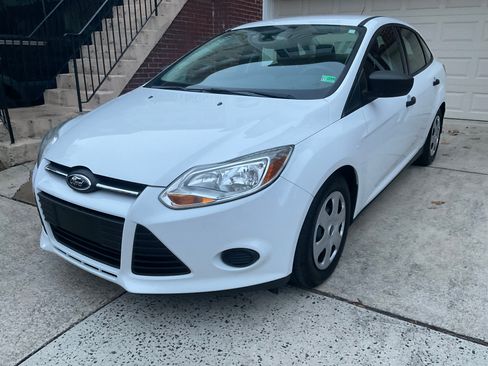 Used 2014 Ford Focus S image 1