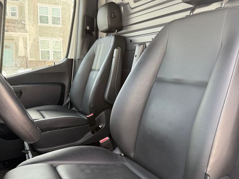 Used 2023 Mercedes-Benz Sprinter 2500 image 11