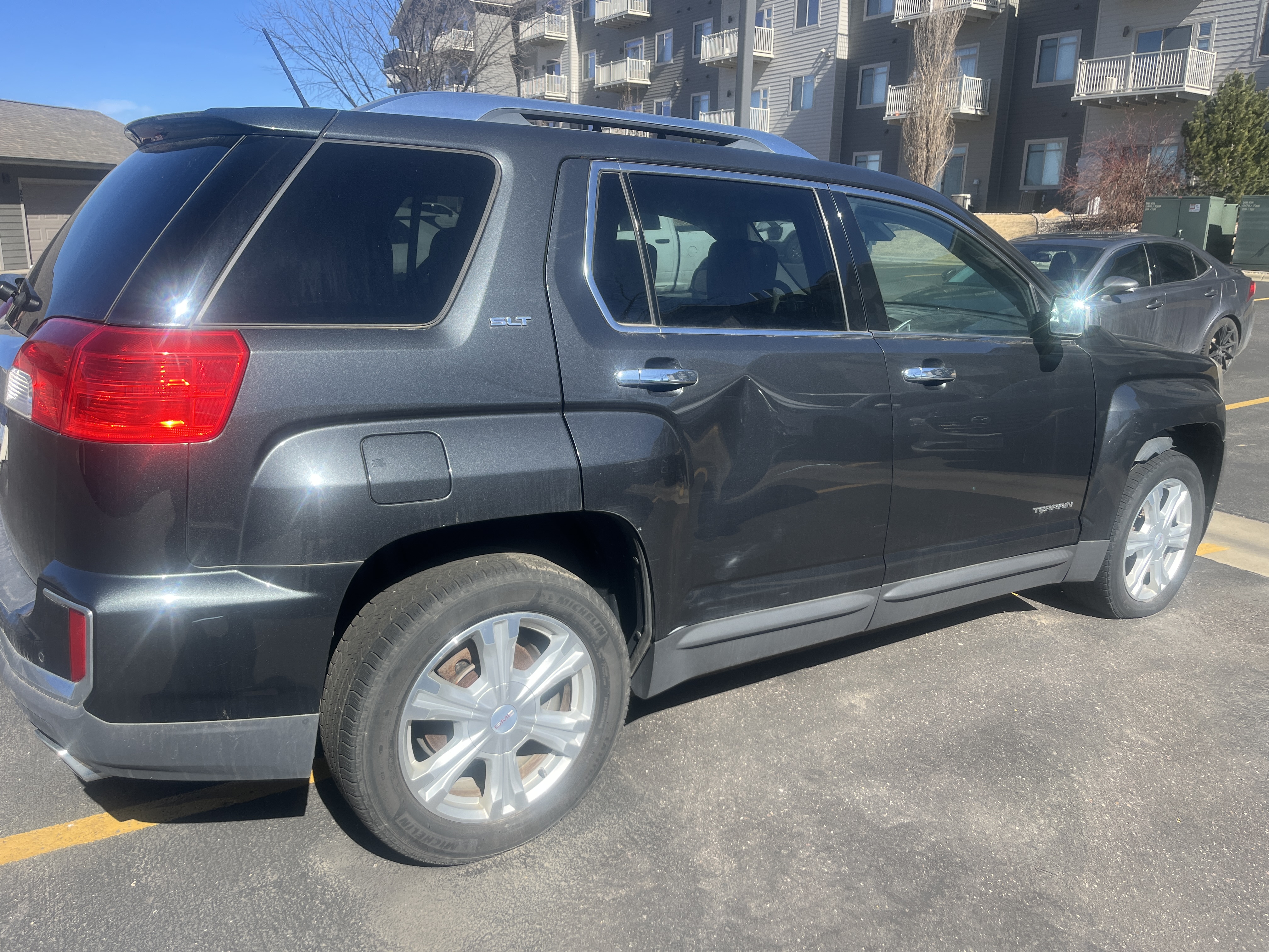 Used 2017 GMC Terrain SLT w/ Open Road Package FWD image 1