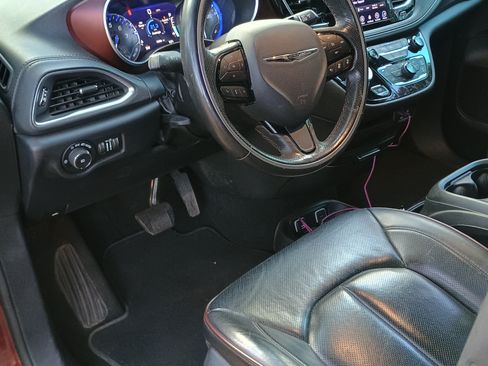 Used 2019 Chrysler Pacifica Limited w/ Advanced Safetytec Group image 6