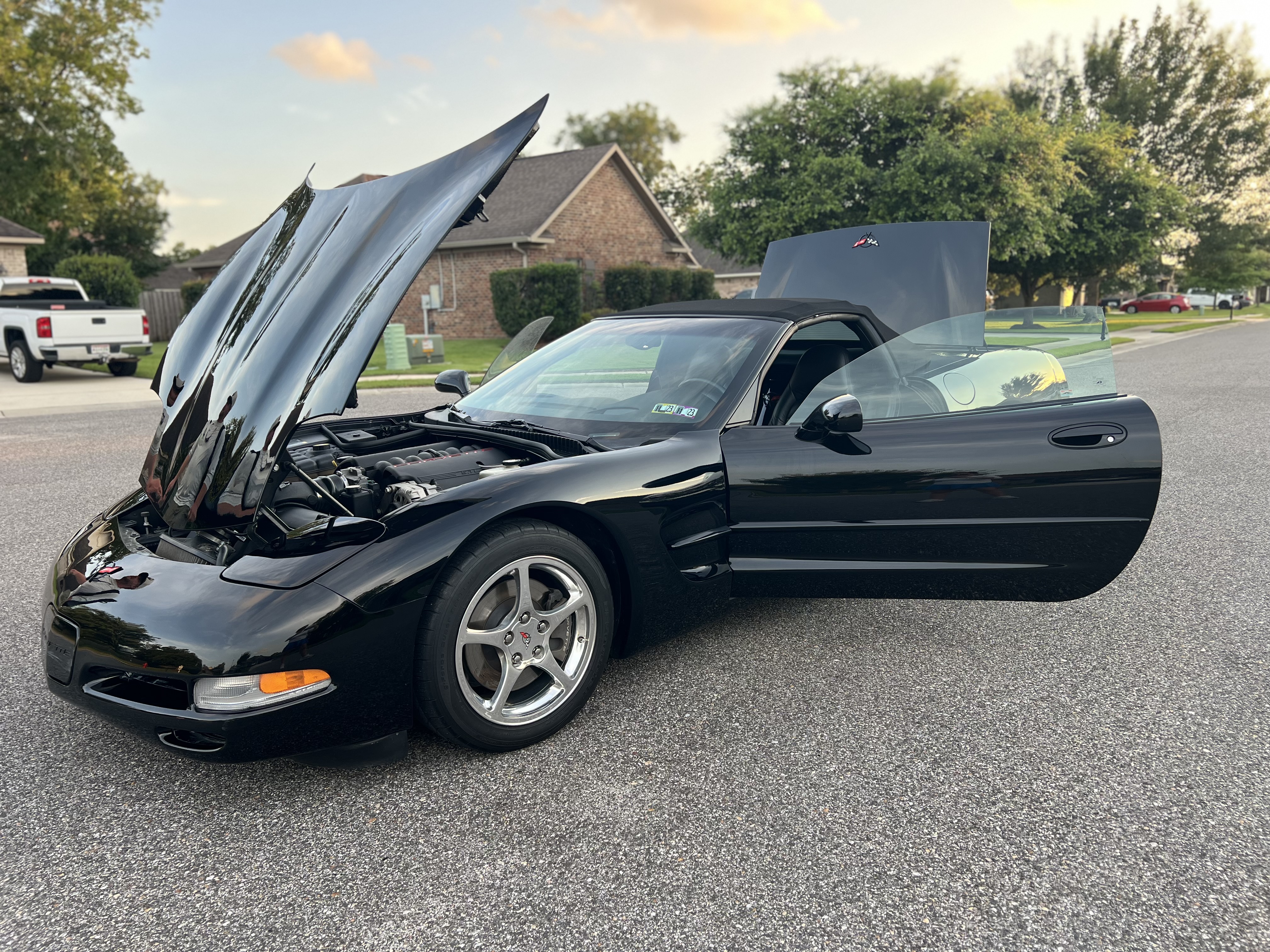 Used 2001 Chevrolet Corvette Convertible w/ Preferred Equipment Group2 RWD image 21