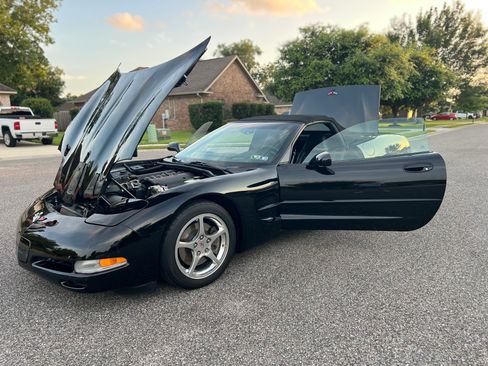 Used 2001 Chevrolet Corvette Convertible w/ Preferred Equipment Group2 RWD image 21
