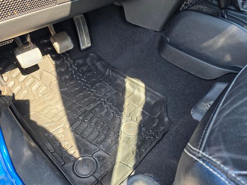 Used 2016 Jeep Wrangler Unlimited Rubicon image 14