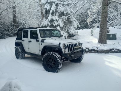 Used 2016 Jeep Wrangler Unlimited Sahara w/ Connectivity Group