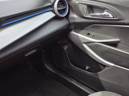 Used 2024 Chevrolet Trax LS w/ LS Convenience Package image 8