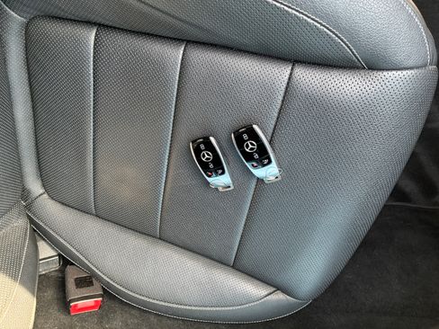 Used 2017 Mercedes-Benz E 300 image 17