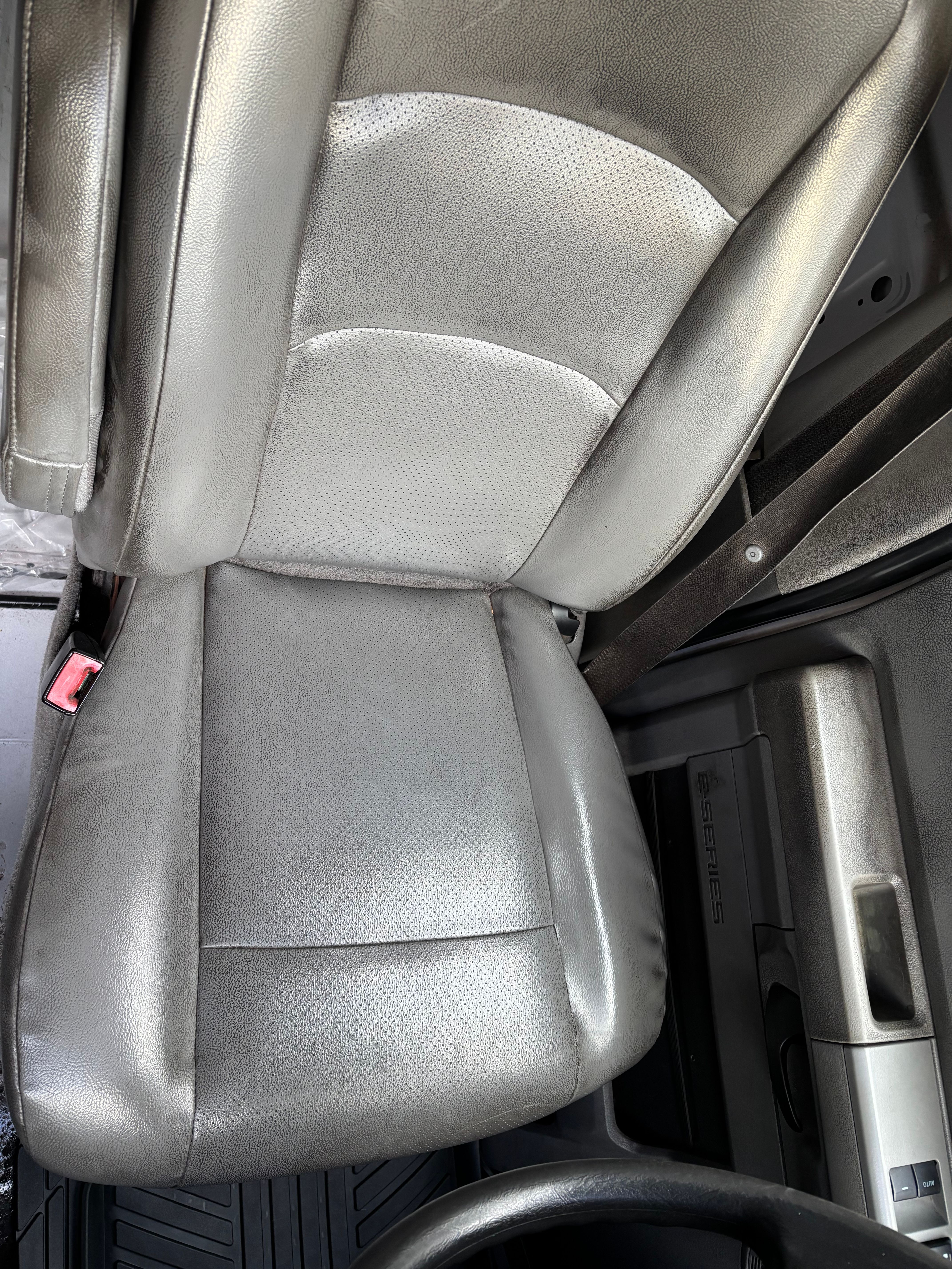 Used 2013 Ford E-250 and Econoline 250 w/ Commercial Cargo Van Pkg RWD image 11