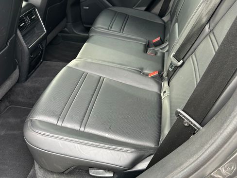 Used 2021 Porsche Cayenne image 14