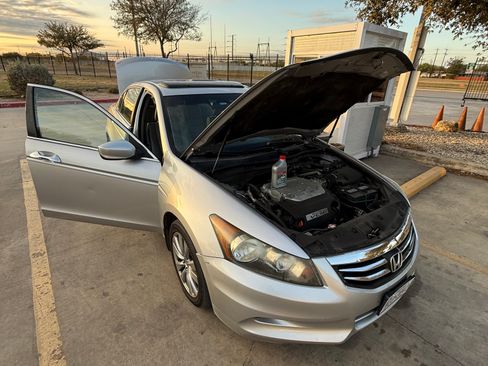 Used 2011 Honda Accord EX-L image 8