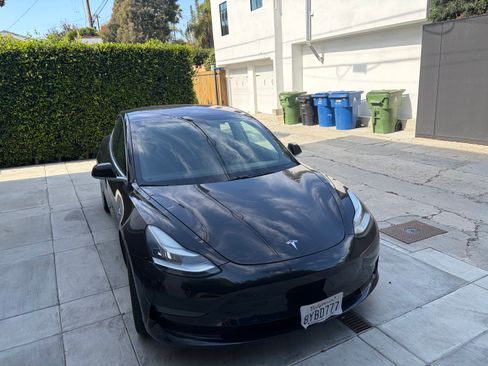 Used 2018 Tesla Model 3 Long Range image 4