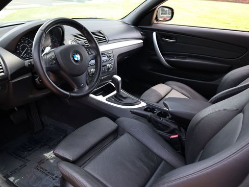 Used 2010 BMW 135i Convertible RWD image 6