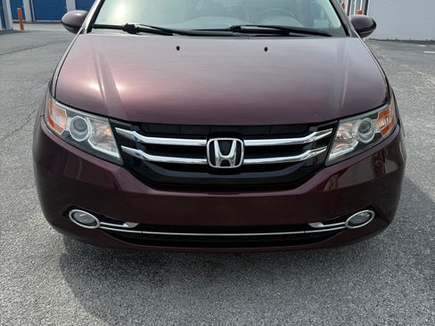 Used 2015 Honda Odyssey Touring Elite image 4