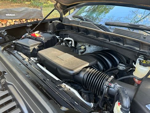 Used 2019 GMC Sierra 1500 AT4 w/ AT4 Premium Package image 12