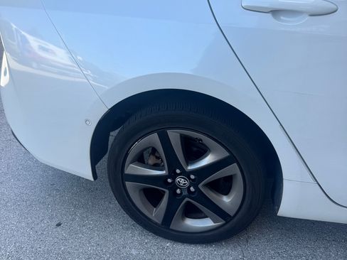 Used 2020 Toyota Prius Limited FWD image 13