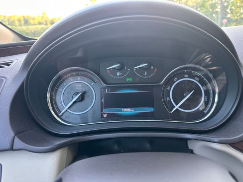 Used 2017 Buick Regal Sport Touring image 6